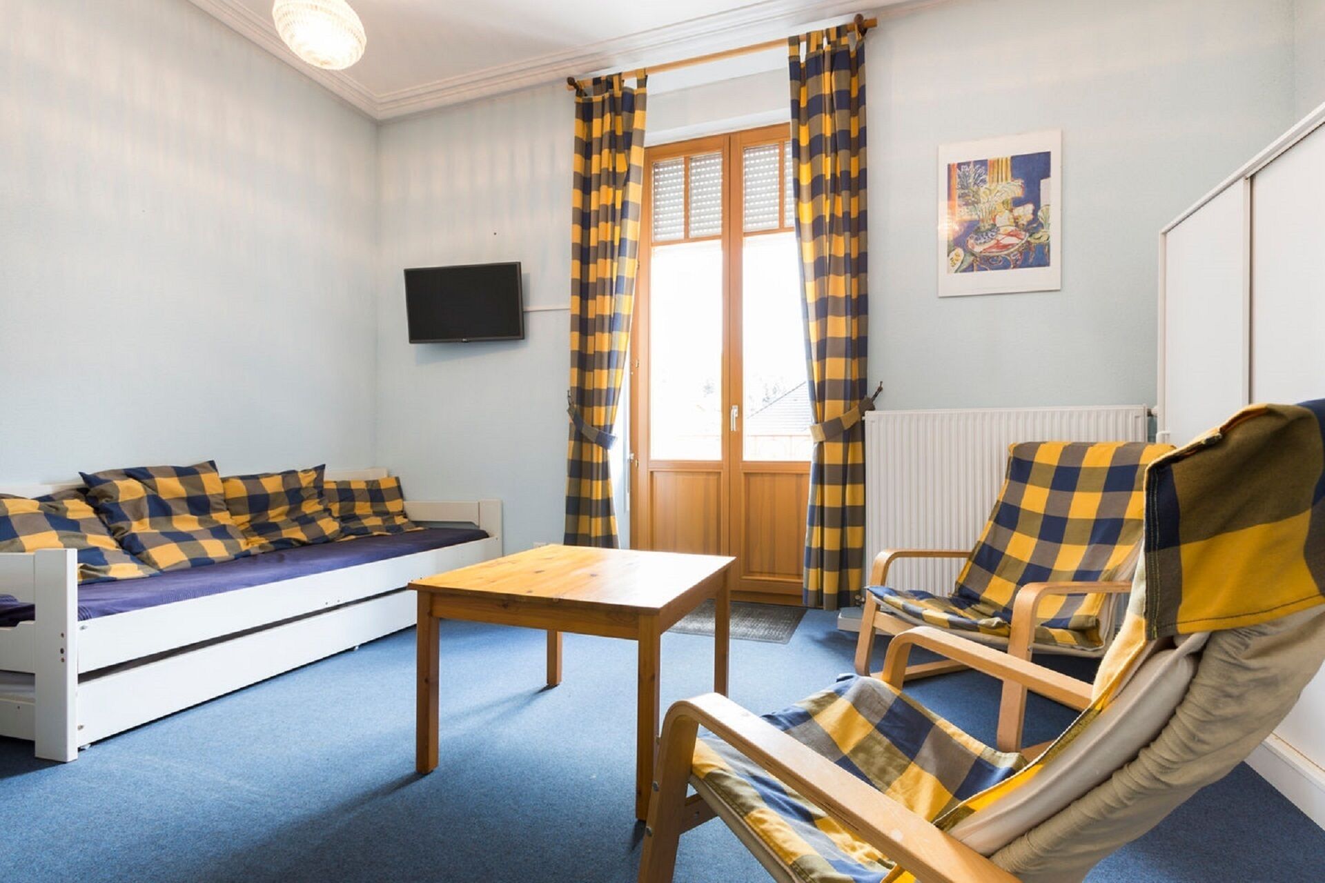 Televisión, mesa de ping pong