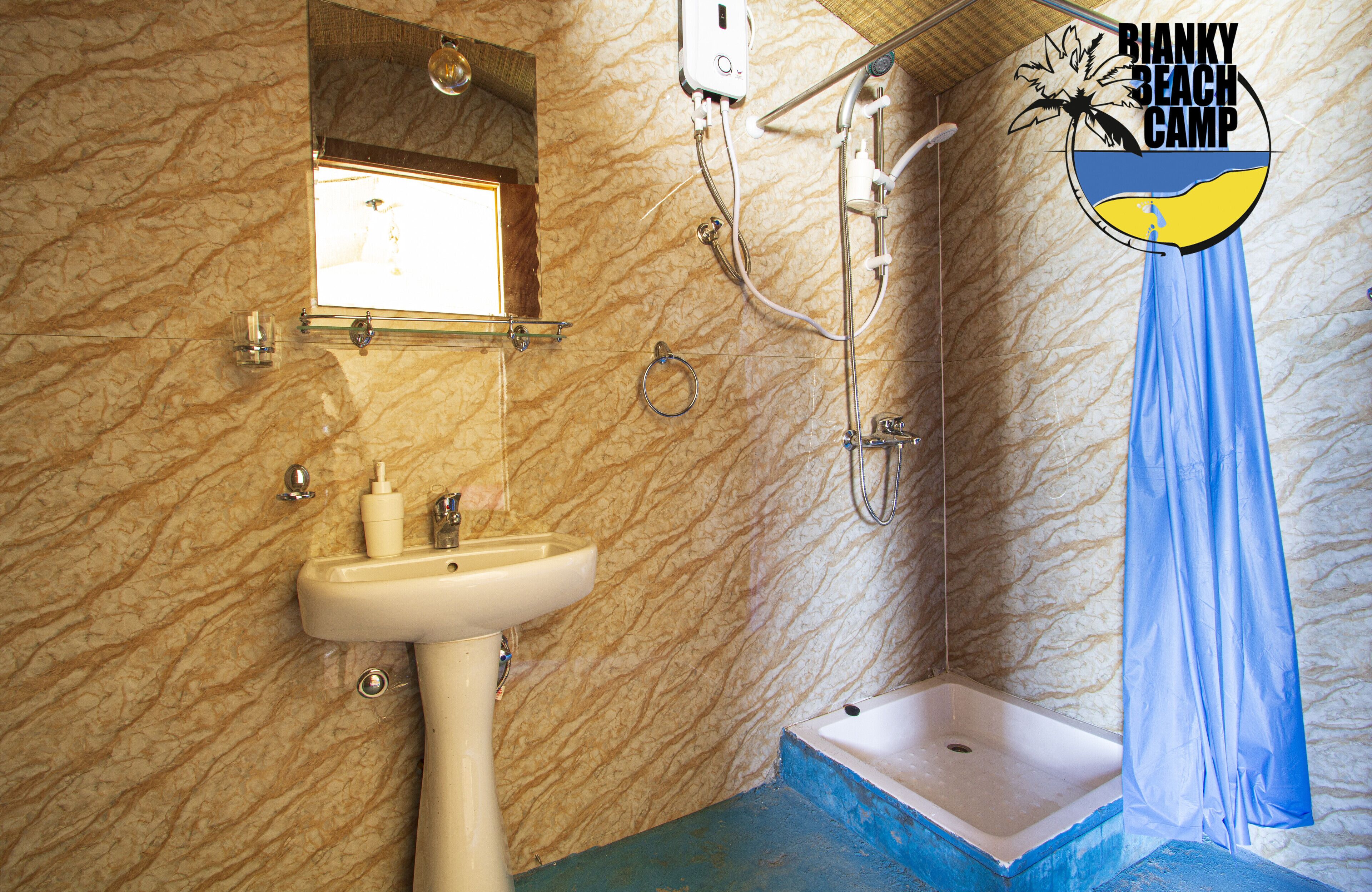 Shower, free toiletries, towels