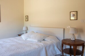 2 slaapkamers, een strijkplank/strijkijzer, reisbedje, gratis wifi