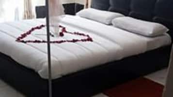 Executive Double Room | Minibar, desk, laptop workspace, free WiFi