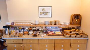 Free daily buffet breakfast
