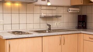 Apartment, 1 Bedroom | Private kitchen