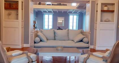 Mansión en el corazón de los viñedos.