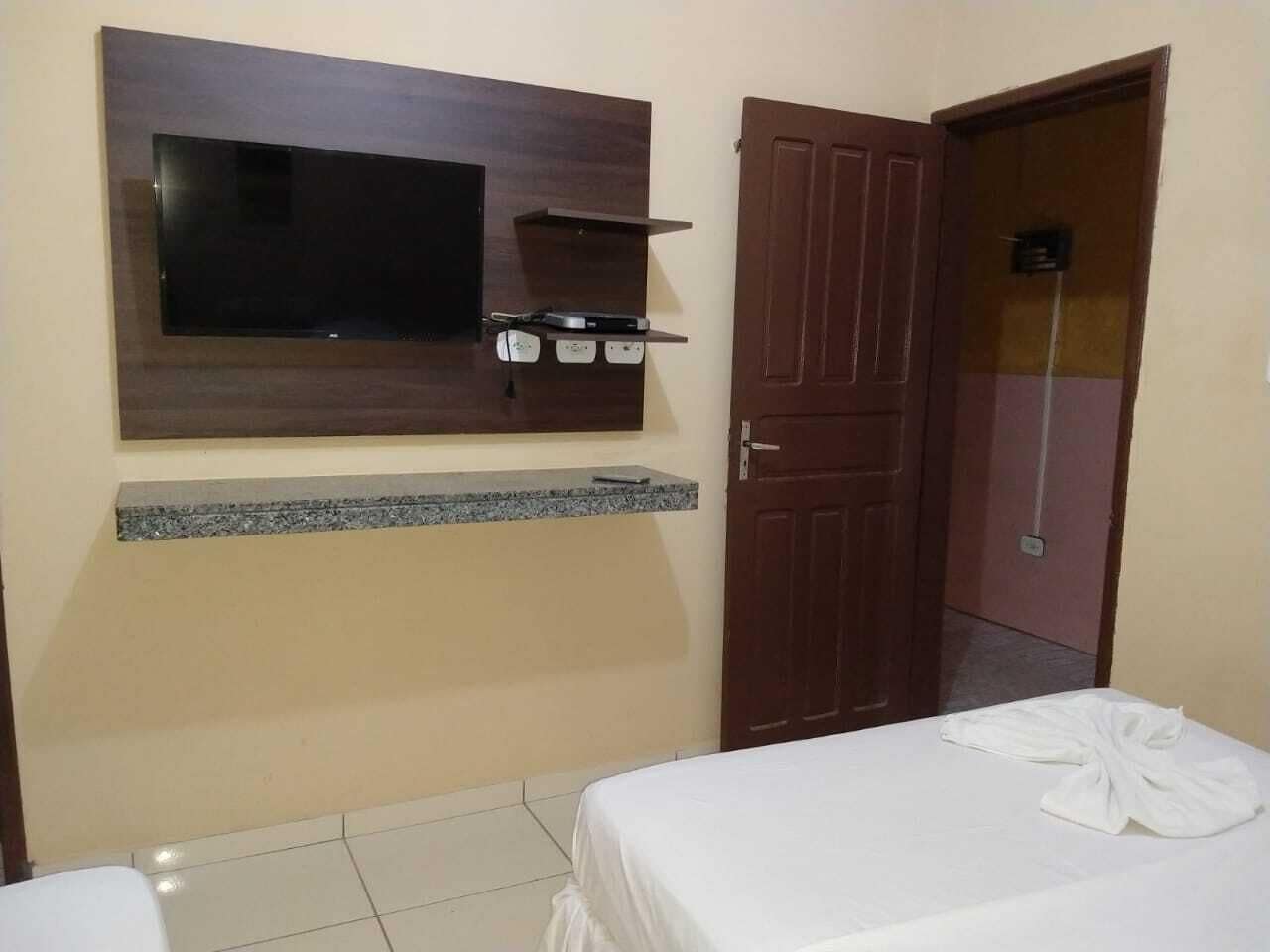 Quarto duplo standard | Wi-Fi de cortesia, roupa de cama