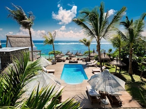 2 outdoor pools, pool umbrellas, pool loungers - La Maison d Ete (Poste Lafayette)