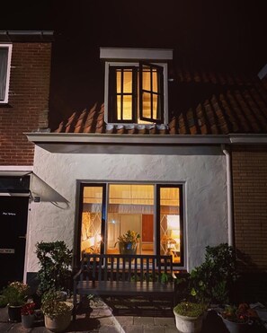 Exterior - Authentic Zeeuws Dijkhuisje (near the beach!) (Sint-Annaland)