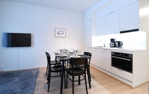 Apartamento, 2 quartos (Alcove) | Opções para refeição no quarto