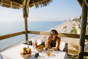 Lunch and dinner served  - Riva Bella Naturiste Thalasso & Spa Resort (Linguizzetta)