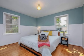 3 bedrooms, iron/ironing board, free WiFi, bed sheets