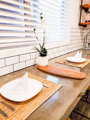 Dining - This guest house is a 1 bedroom(s), 1 bathrooms, located in Vancouver, WA. (Vancouver)