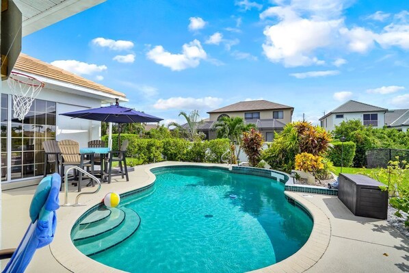 Outdoor pool, a heated pool