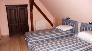 2 Schlafzimmer, Zimmersafe, Bügeleisen/Bügelbrett, kostenloses WLAN