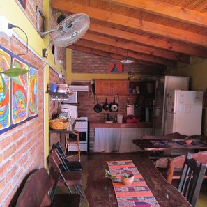 24-inch flat-screen TV with cable channels, TV - Hostal del Suri (Cafayate)