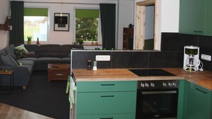 Kaffetrakter/tekoker, kjøleskap, mikrobølgeovn og ovn