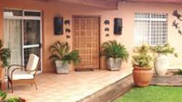 Fachada de la propiedad
