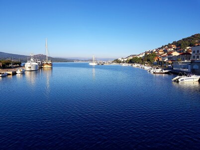 Sea view and seafront Villa Dolores in Tisno on the Dalmatian coast