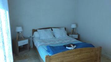 Family House, 2 Bedrooms, Microwave | 2 bedrooms, individually decorated, individually furnished