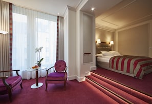 Hypo-allergenic bedding, free minibar, in-room safe, desk