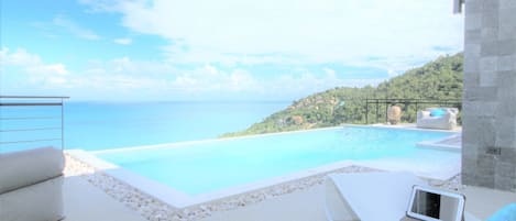 Außenpool, Infinity-Pool