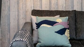 Classic Apartment, 2 Bedrooms, Non Smoking | Living area