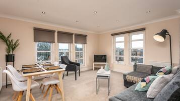 Classic Apartment, 2 Bedrooms, Non Smoking | Living area