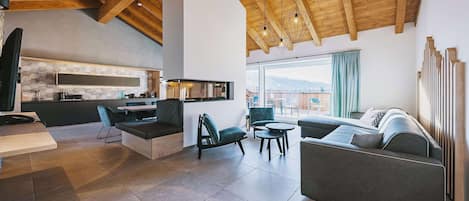 Penthouse, 4 Bedrooms, Balcony (Penthouse;with Sofabed) | 2 bedrooms, premium bedding, desk, blackout drapes