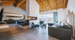 Penthouse, 4 Bedrooms, Balcony (Penthouse;with Sofabed) | Premium bedding, desk, blackout curtains, free WiFi