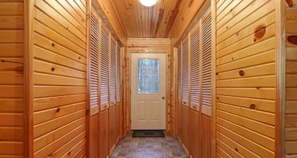 Spacious Floradale Retreat w/ shared heated Pool, Tennis + more. Close to dunes!