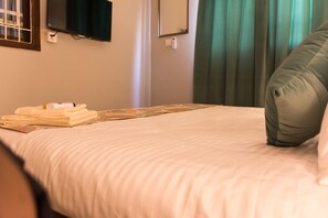 1 slaapkamer, een strijkplank/strijkijzer, wifi, beddengoed