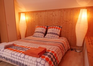 2 bedrooms, iron/ironing board, travel crib, WiFi - Duplex apartment, large terrace, Parc Naturel des Vosges du Nord (Lambach)