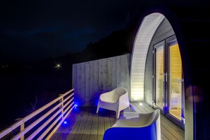 Luxury Beach Pod | Terrace/patio