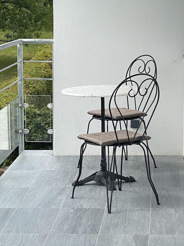 Comfort Double Room, Ensuite, Garden View (Chambre Granny) | Pemandangan balkoni