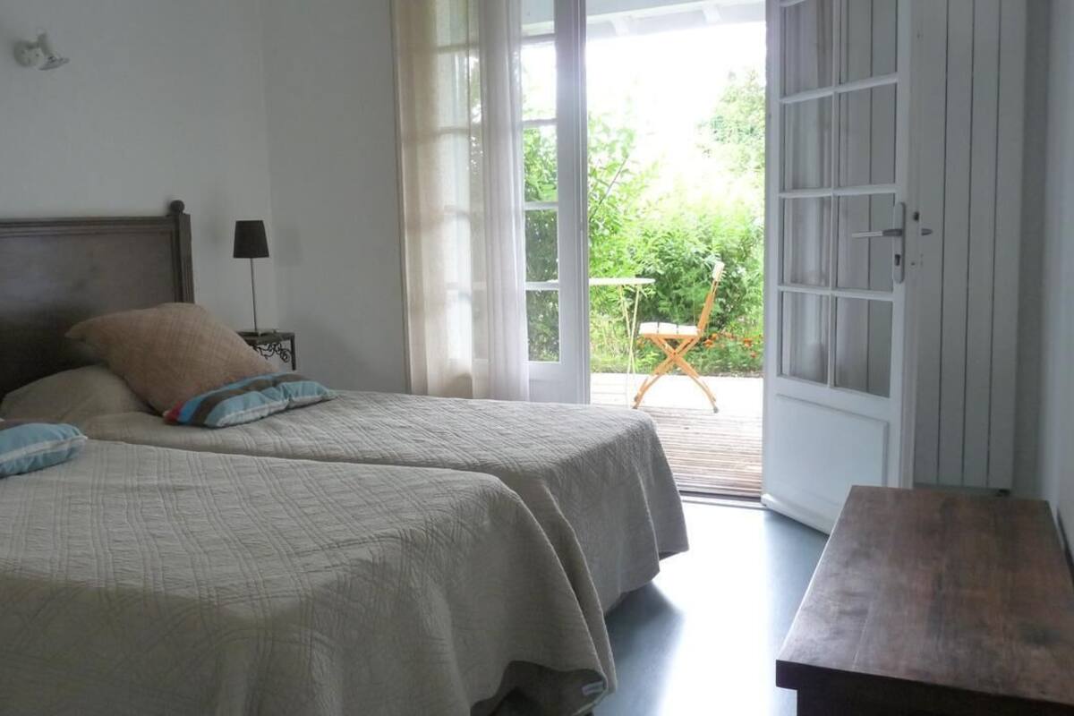 Double Room (Pyrénées) | Iron/ironing board (on request), WiFi (free), individually decorated
