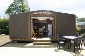 Tente, salle de bains commune | Décoration personnalisée, ameublement personnalisé