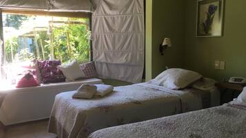 Triple Room | Free WiFi, individually decorated