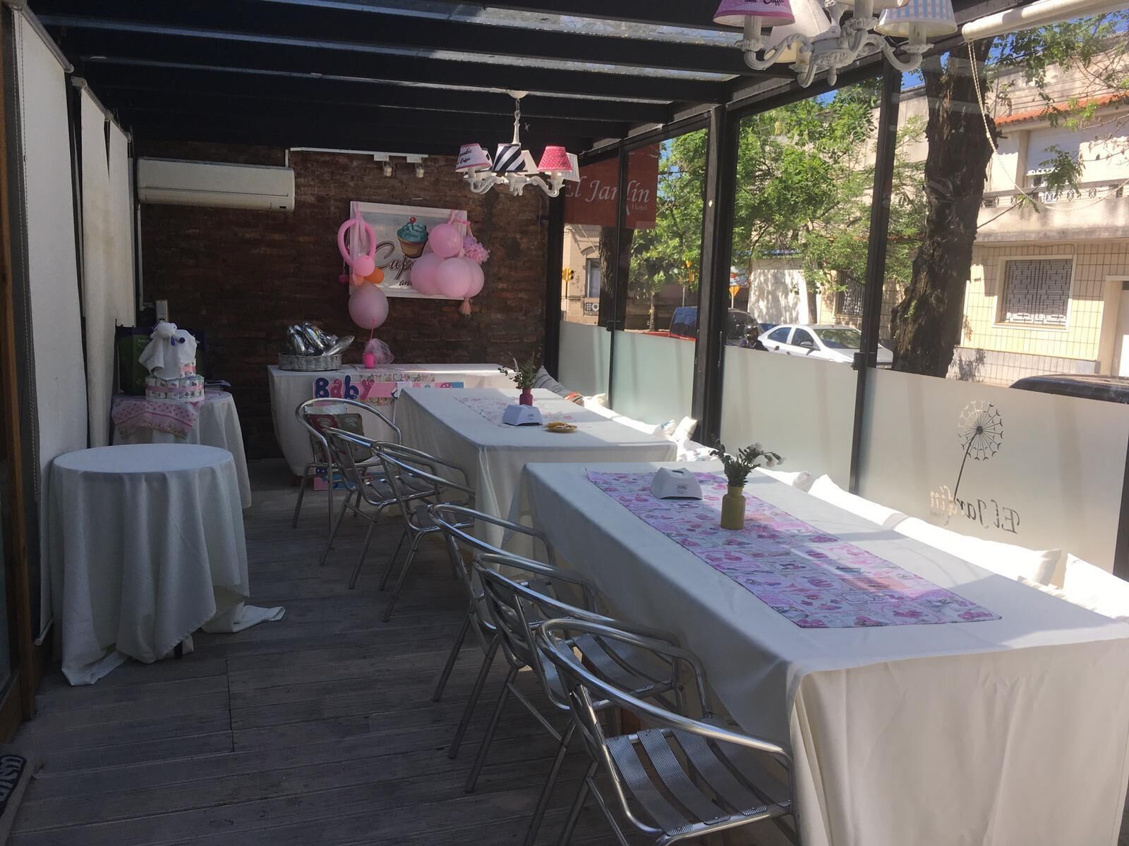 تناول الطعام بالخارج