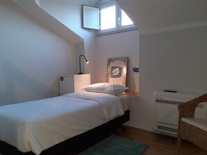 Dormitorio compartido Confort (1 Bed in Mixed Dormitory) | Ropa de cama de alta calidad, camas con efecto memoria y wifi gratis