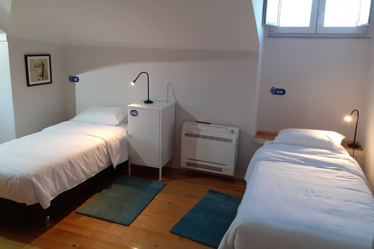 Dormitorio compartido Confort (1 Bed in Mixed Dormitory) | Ropa de cama de alta calidad, camas con efecto memoria y wifi gratis
