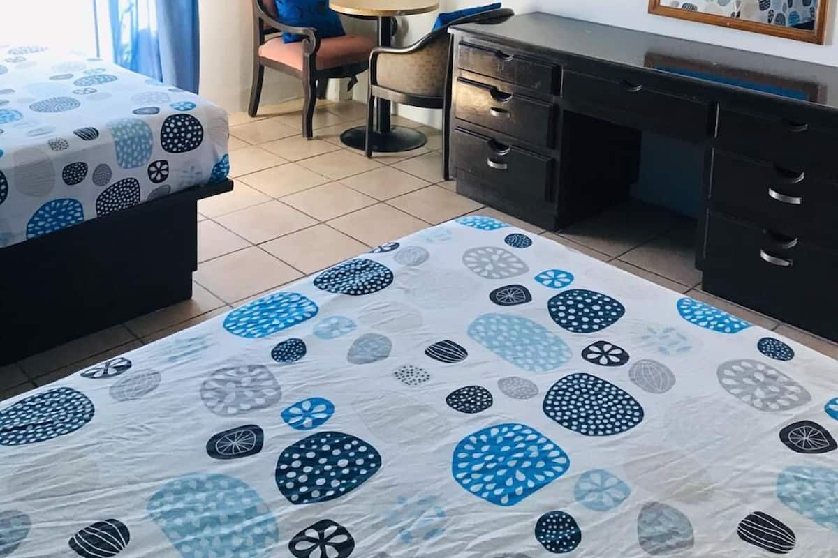 Wifi gratis, decoración personalizada y muebles diferentes 