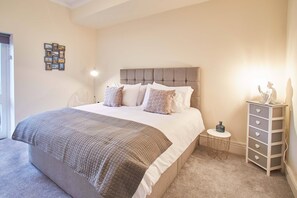 Apartment, 1 Bedroom | 1 bedroom, premium bedding, iron/ironing board, free WiFi - The Funky Robin (Whitby)