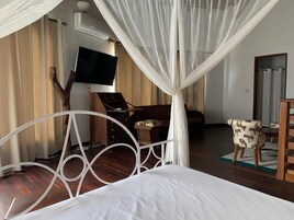 Decoración individual, mobiliario individual, cortinas opacas