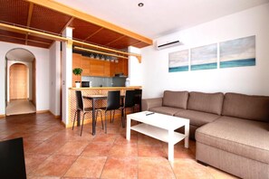 TV - Flat with terrace in the best residence of Tenerife! (Tenerife)