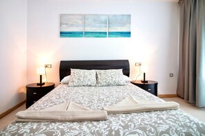 2 bedrooms, bed sheets