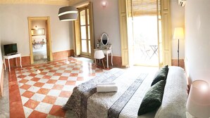 Comfort Double Room Single Use | Desk, laptop workspace, blackout drapes, WiFi (free) - Valencia Palacete (Valencia)