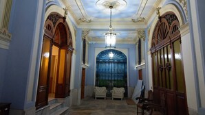 Interior entrance - Valencia Palacete (Valencia)