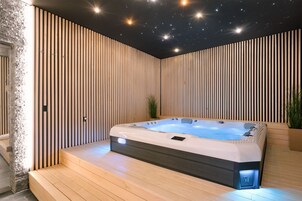 Jetted tub