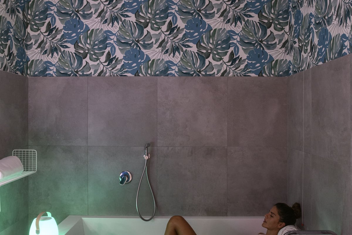 couples treatment room(s), body treatments, hydrotherapy, aromatherapy