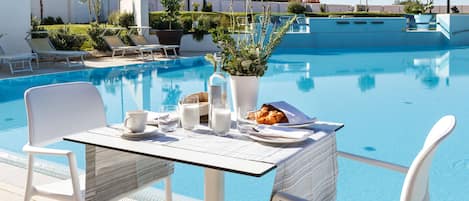 Petit déjeuner buffet (10 EUR par personne)
