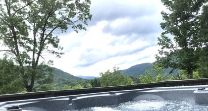 Retraite au sommet de la cime des arbres au lac Lure Ă Rumbling Bald Resort - Incroyable vue sur la montagne!