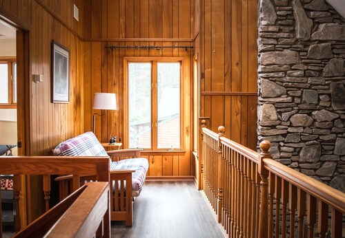 Amazing Views Hot Tub In gates of Rumbling Bald